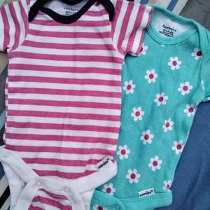 🙂 3/15 A pretty set of newborn pink Gerber outfits for Easter 🐣🌸🎀🌻🐇